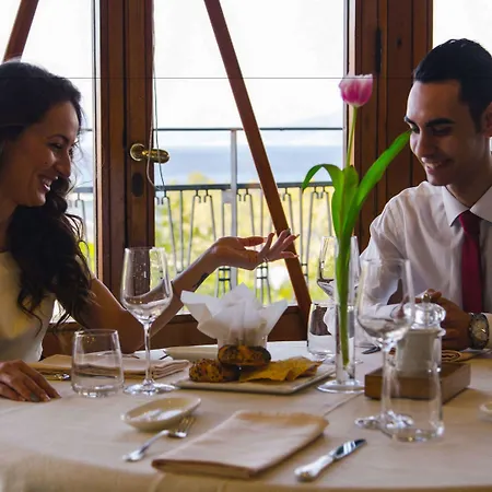 Ξενοδοχείο Grand Excelsior 4*