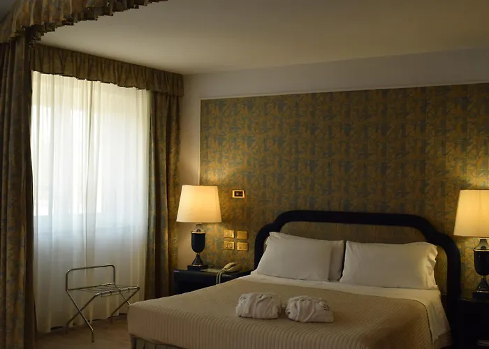 Grand Excelsior Hotel