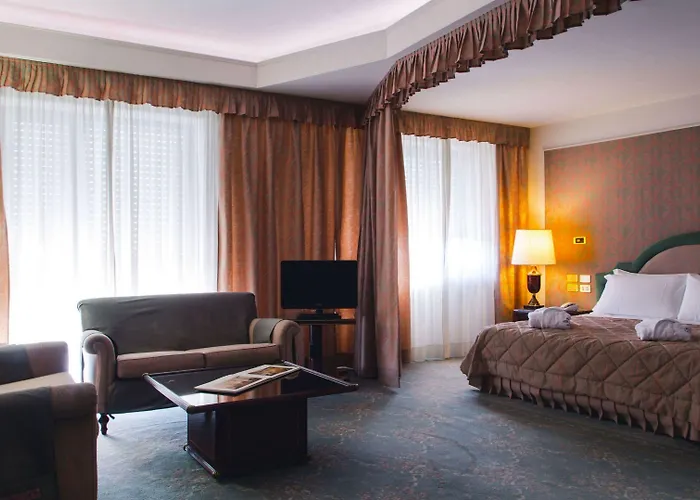 Grand Excelsior Hotel