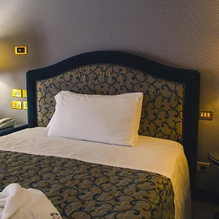 Grand Excelsior Hotell 4*