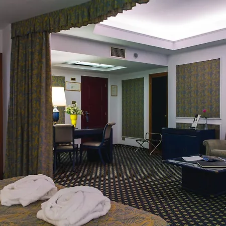 Hotel Grand Excelsior 4*