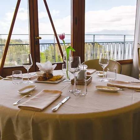 Grand Excelsior Hotel 4*