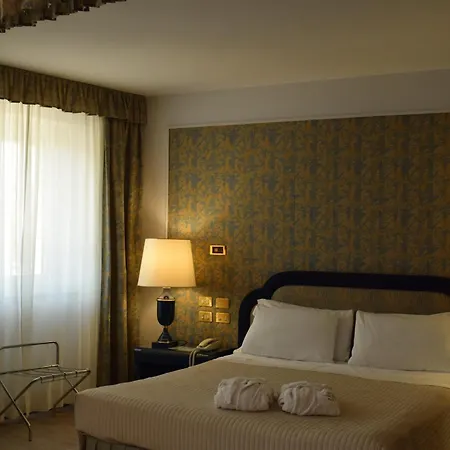 Grand Excelsior Hotel