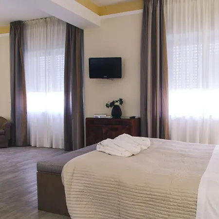 Grand Excelsior Hotel