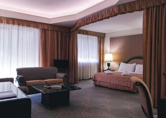 Grand Excelsior Hotel